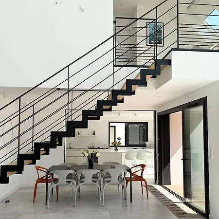 Superbe Contemporaine Avec Piscine, Sainte Marine *