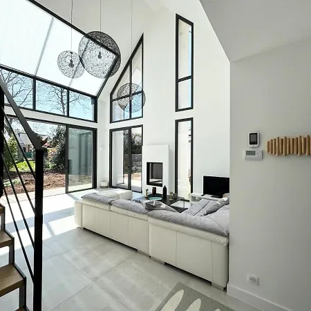 Villa Superbe Contemporaine Avec Piscine, Sainte Marine